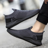 Men Sneakers Mesh Casual Shoes Slip on Fashion loafers Mens Shoes Lightweight Vulcanize Shoes Walking Sneakers Zapatillas Hombre